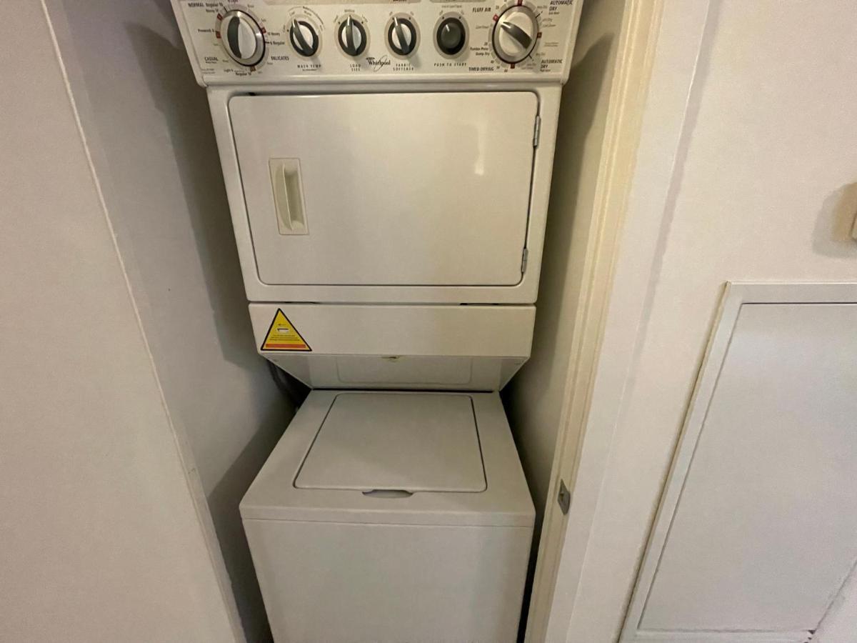 Cozy Open Concept 2Br 2Bath W/Parking -Jays/Cn Apartment Toronto Luaran gambar
