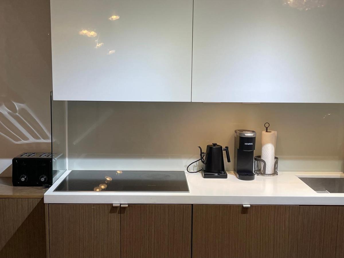 Cozy Open Concept 2Br 2Bath W/Parking -Jays/Cn Apartment Toronto Luaran gambar